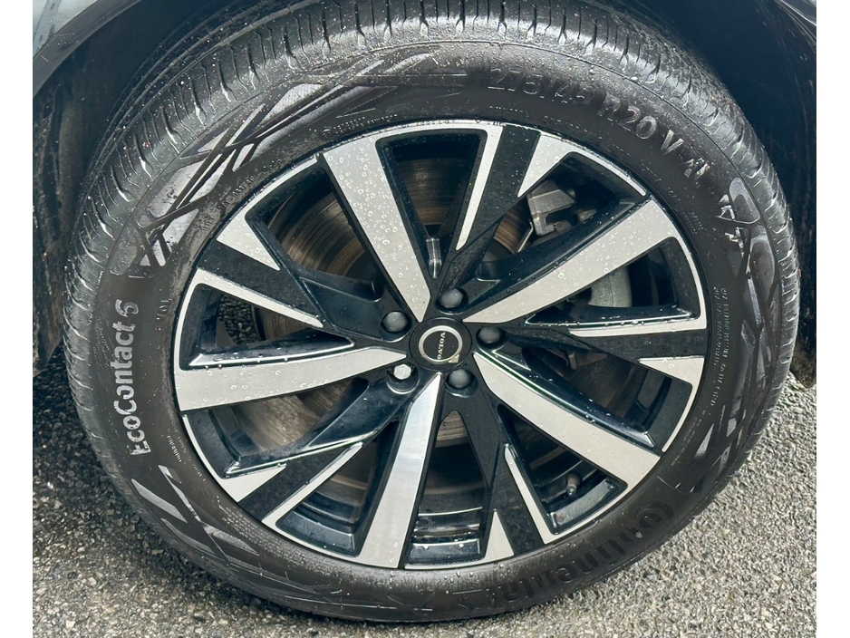 2025 Volvo XC90 - image 27