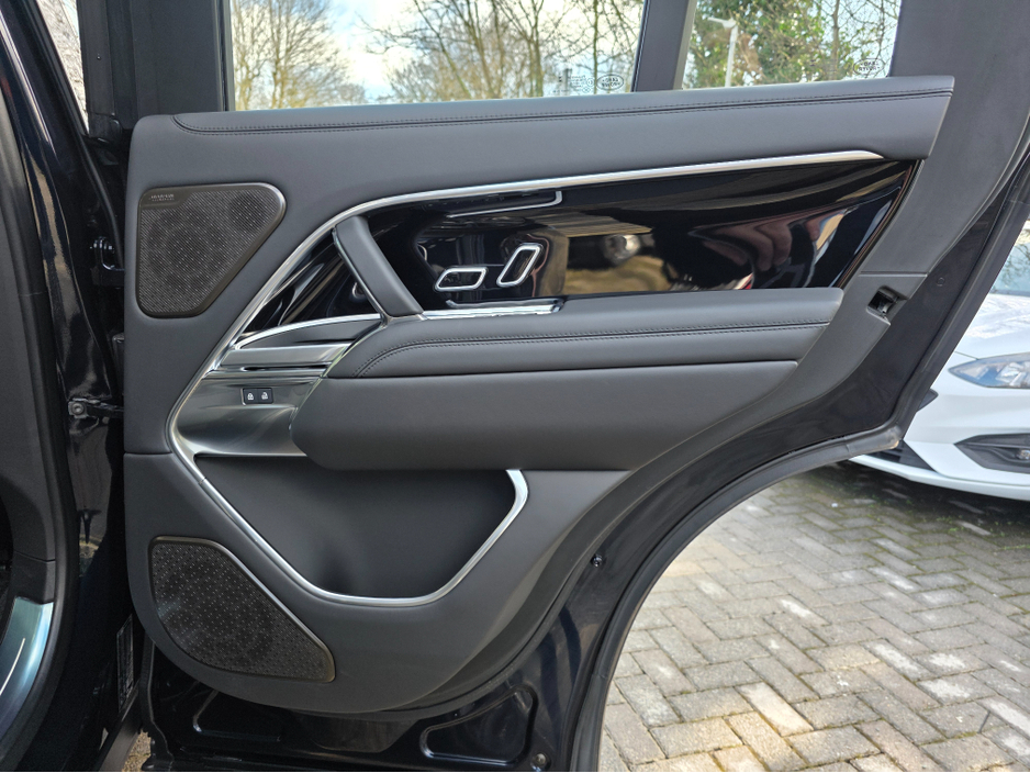 2025 Land Rover Range Rover - image 19