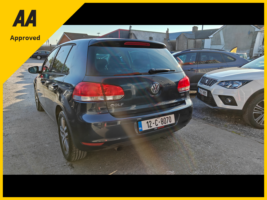 2012 Volkswagen Golf - image 12