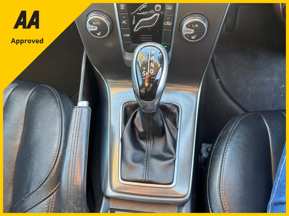 2014 Volvo V40 1.6T4 SE 5DR AUTO FULLY LOADED WITH EXTRAS €11,450