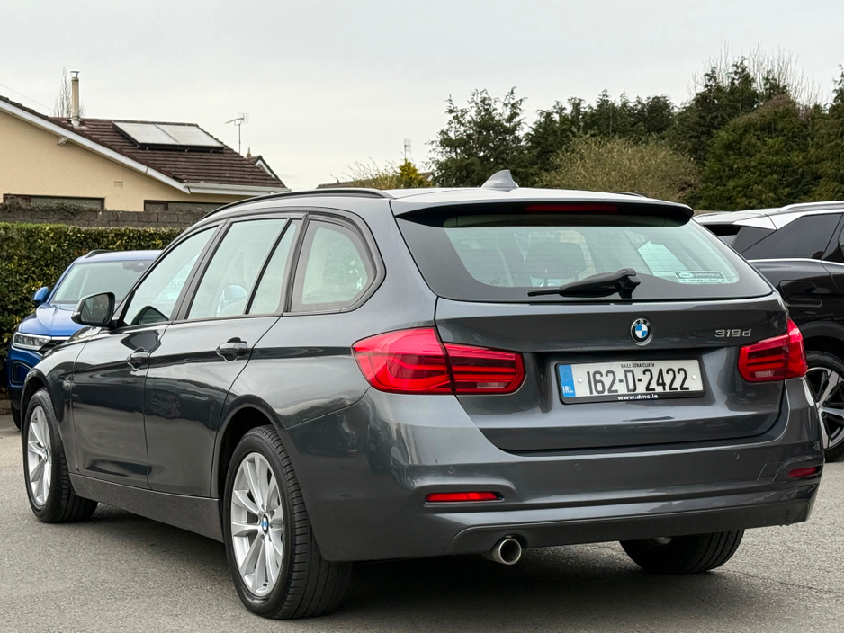 2016 BMW 3 Series - image 7