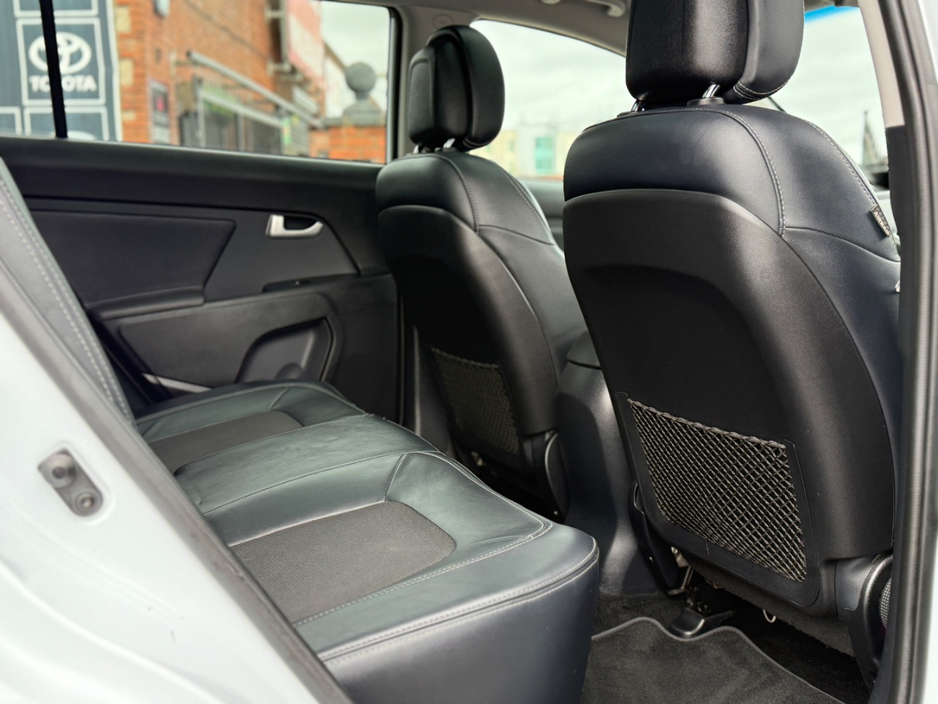 2014 Kia Sportage - image 23