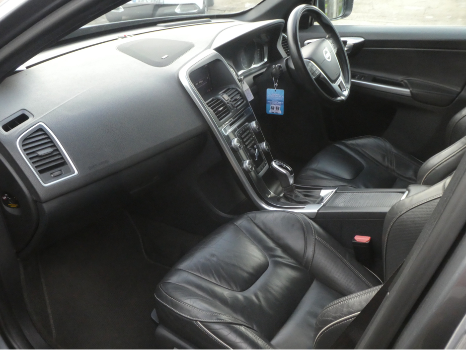 2017 Volvo XC60 2.4D D5 R-DESIGN LUXURY NAV AWD