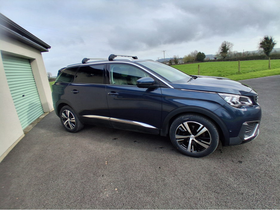 2018 Peugeot 5008 - image 4