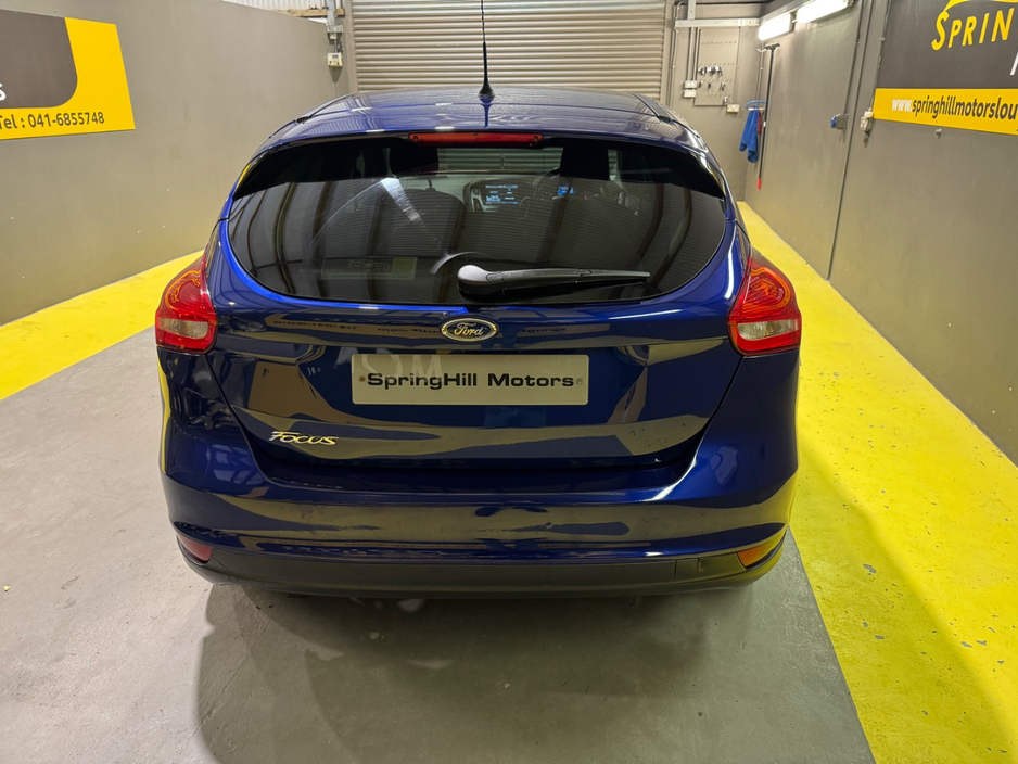 2015 Ford Focus - image 6