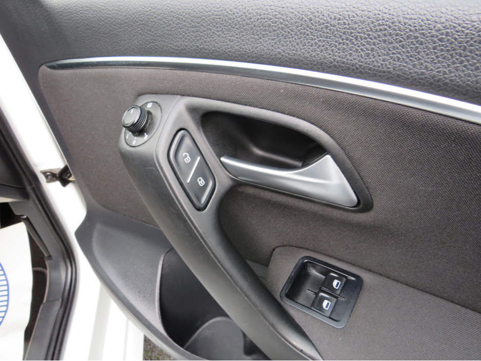 2014 Volkswagen Polo 1.4 TDI 3DR SPORTS IN WHITE   FRESH NCT 27 €5,750