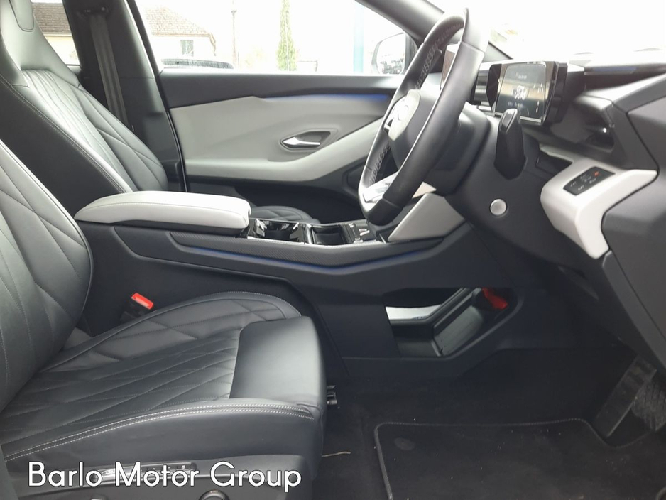 2024 Ford Explorer - image 6