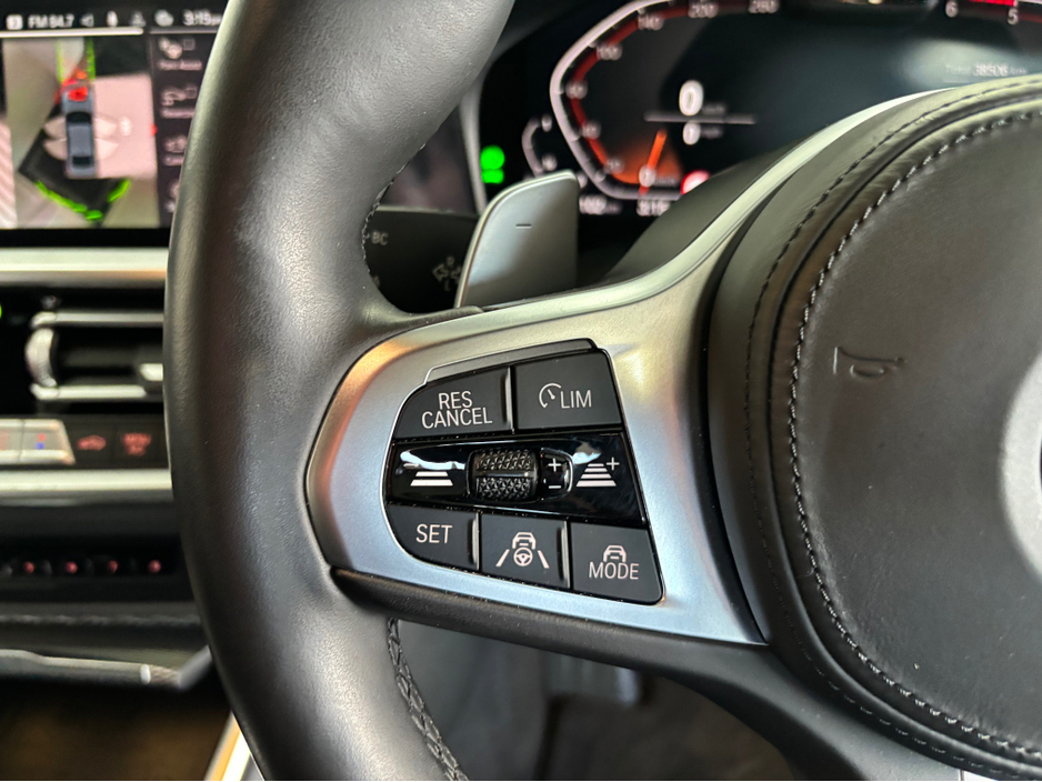 2021 BMW 3 Series - image 10