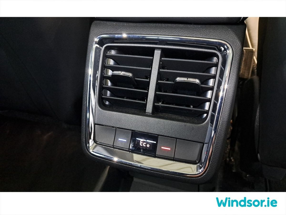 2025 Skoda Enyaq - image 17