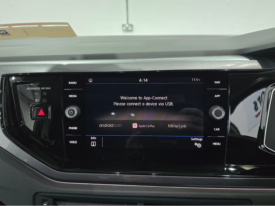 2020 Volkswagen Polo - image 15