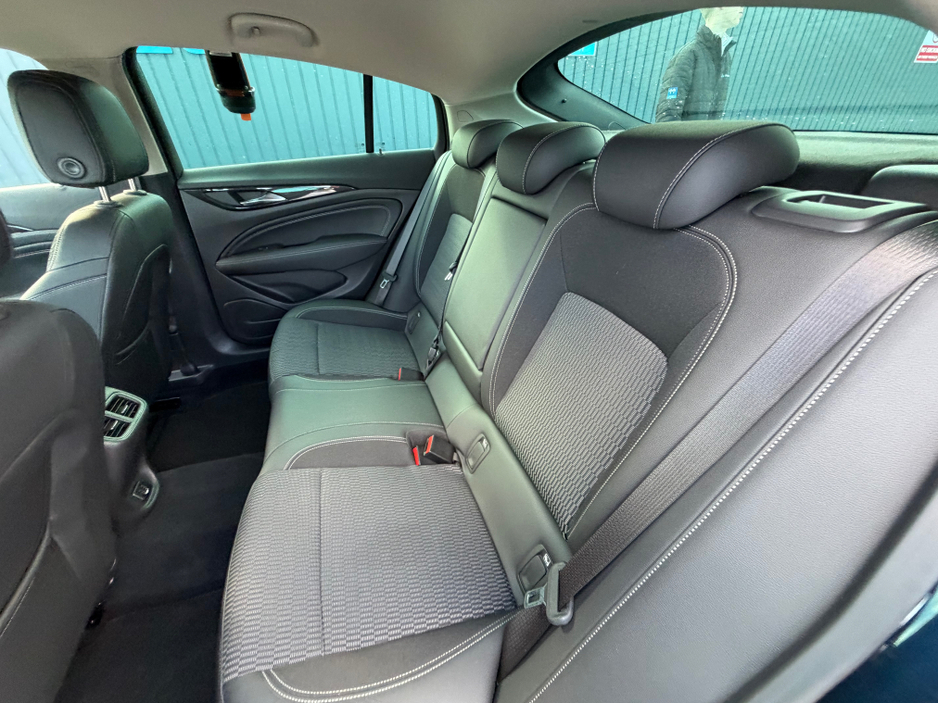 2018 Opel Insignia - image 36