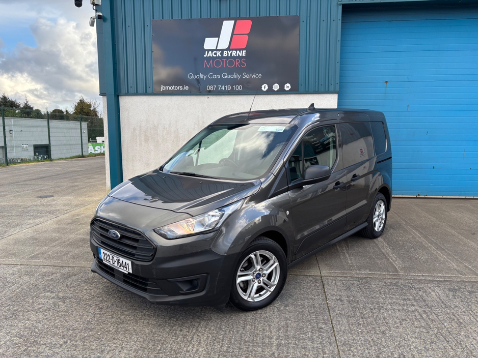 2022 Ford Transit Connect - image 3