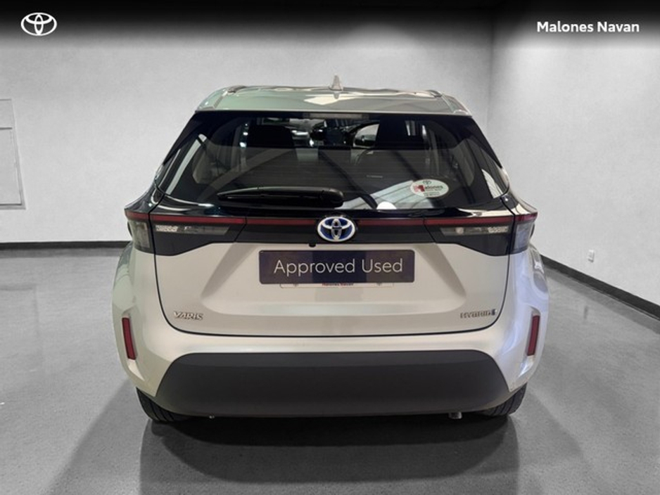 2024 Toyota Yaris Cross - image 4