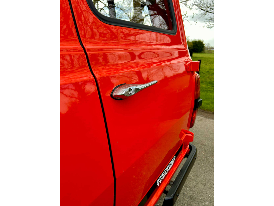 1976 Ford Transit Custom Kombi - image 32