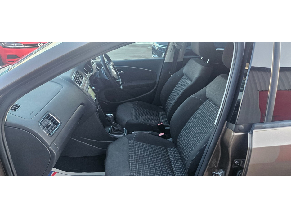 2015 Volkswagen Polo - image 19