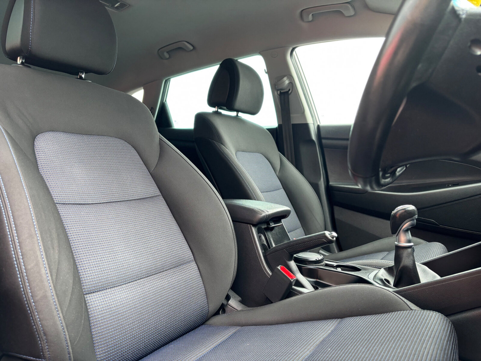 2016 Hyundai Tucson - image 8