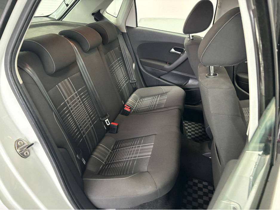 2015 Volkswagen Polo *VOLKSWAGEN POLO* LOUNGE EDITION*DSG* *LOW MILEAGE* *DRIVE MODES* *BT AUDIO* *REVERSE CAMERA* *PLUS MUCH MORE* *TRADE INS WELCOME* €11,950