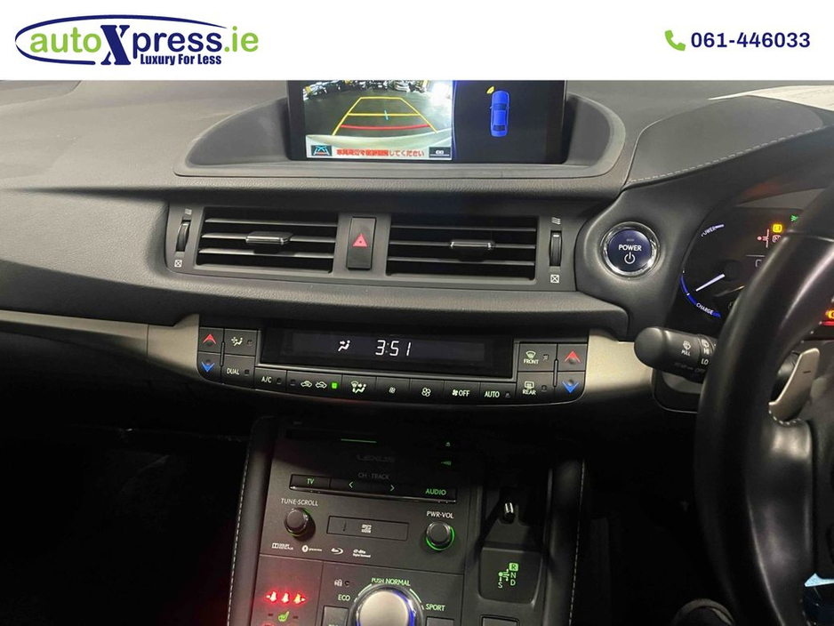 2021 Lexus CT 200 h - image 8