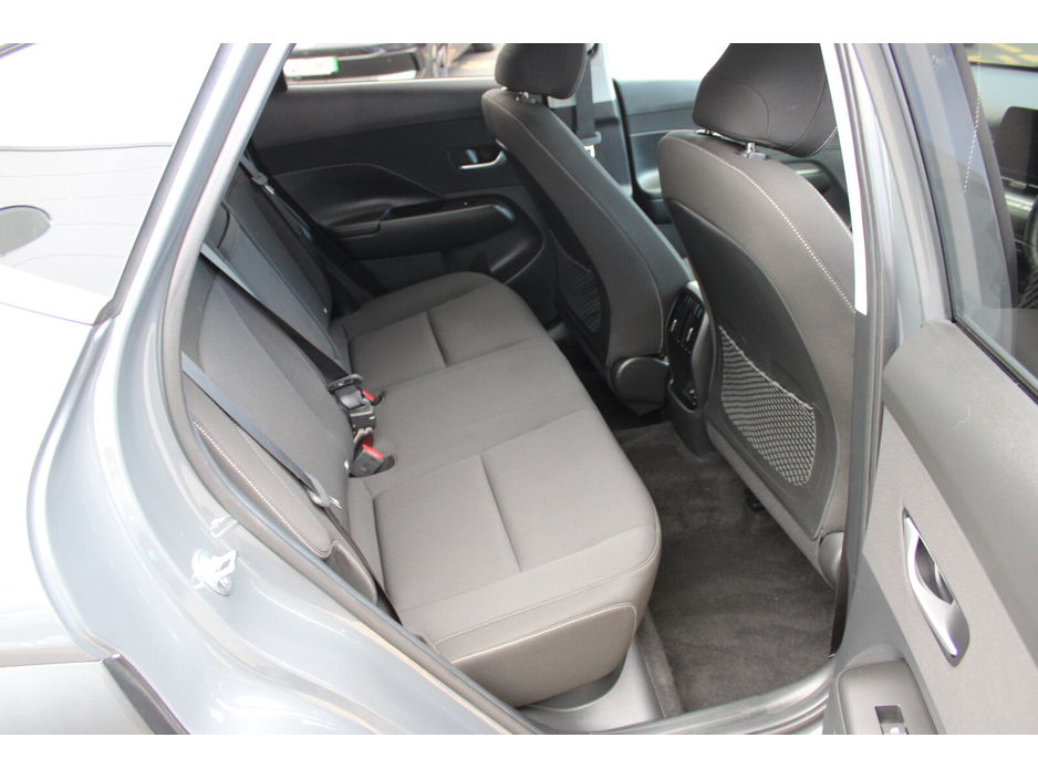 2024 Hyundai Kona - image 12