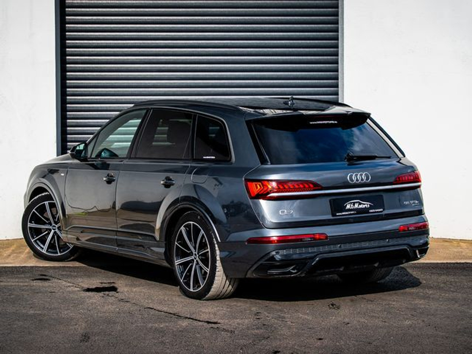 2021 Audi Q7 - image 13