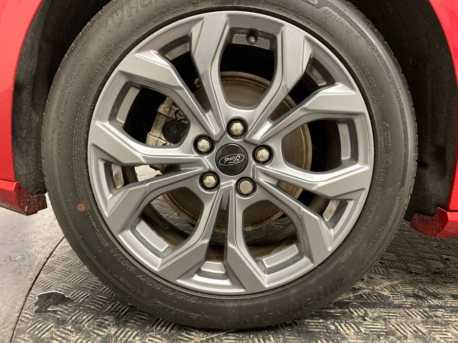 2023 Ford Focus - image 5