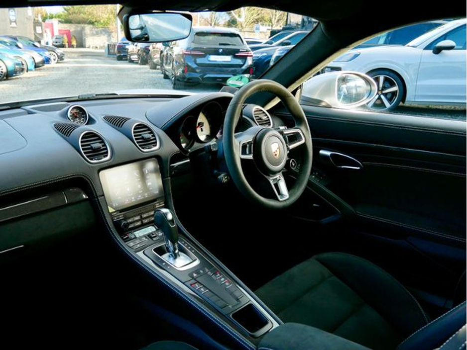 2023 Porsche Cayman - image 38