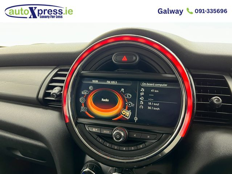 2017 MINI Cooper D - image 25