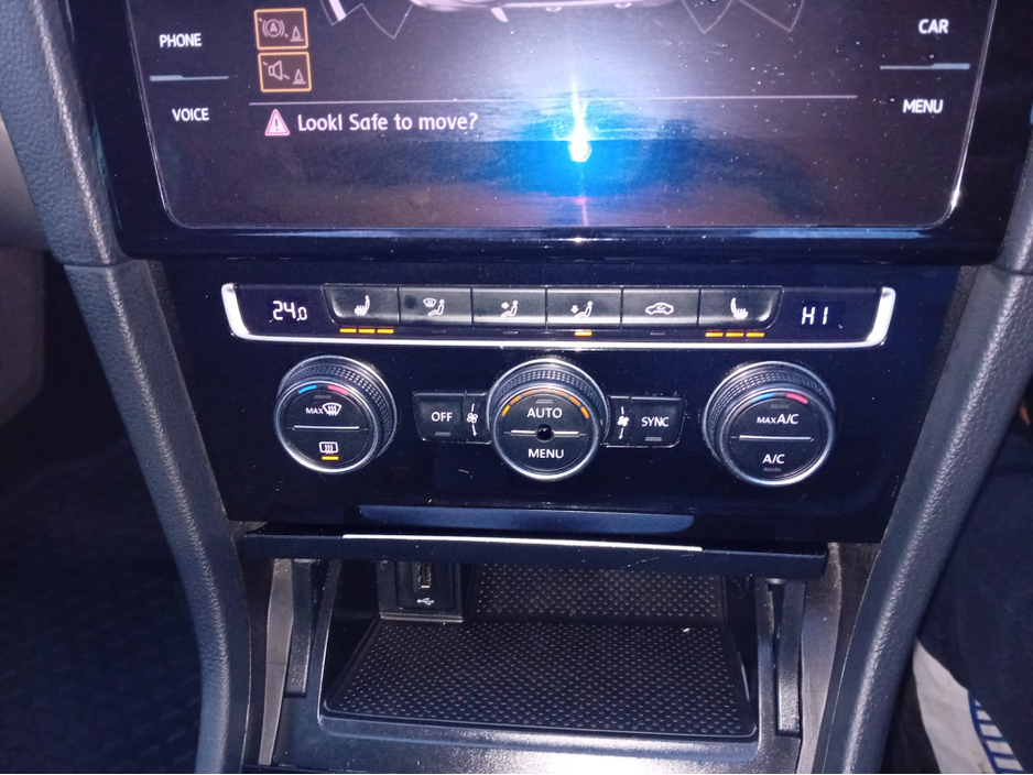 2019 Volkswagen Golf - image 19