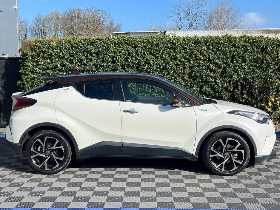 2019 Toyota C-HR - image 2