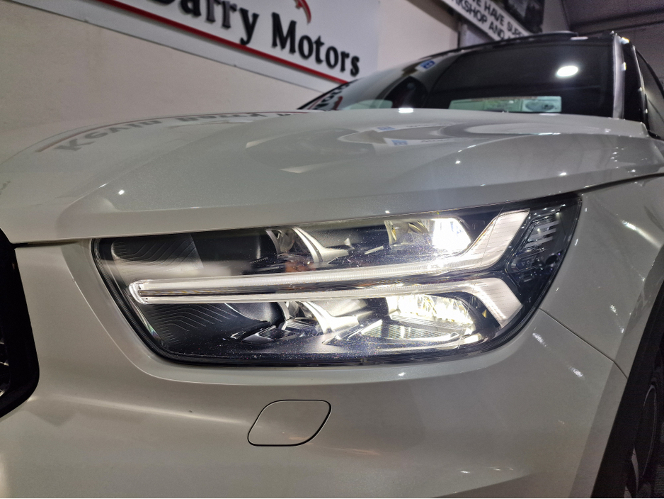 2021 Volvo XC40 - image 33