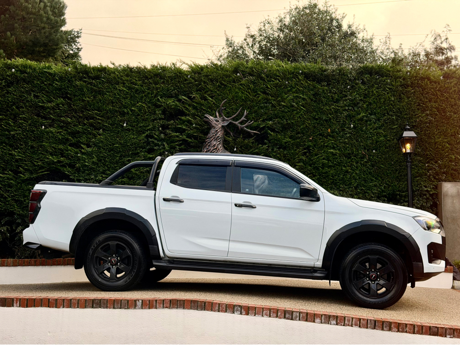 2025 Isuzu D-MAX TER4063C €56,950
