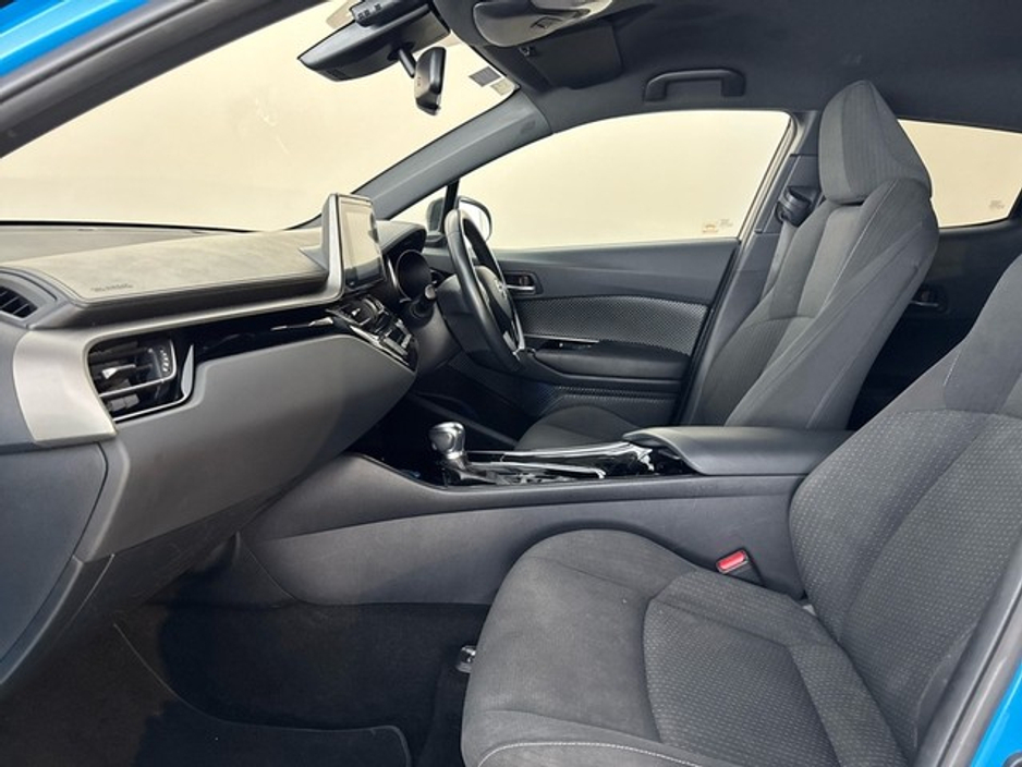 2019 Toyota C-HR - image 6
