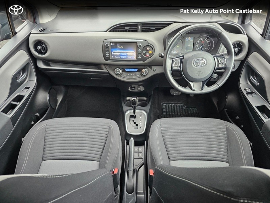 2018 Toyota Yaris - image 8