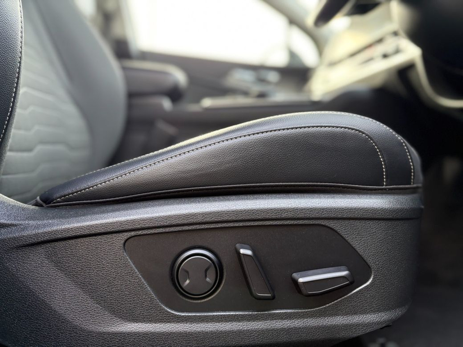 2023 Kia Sportage - image 8