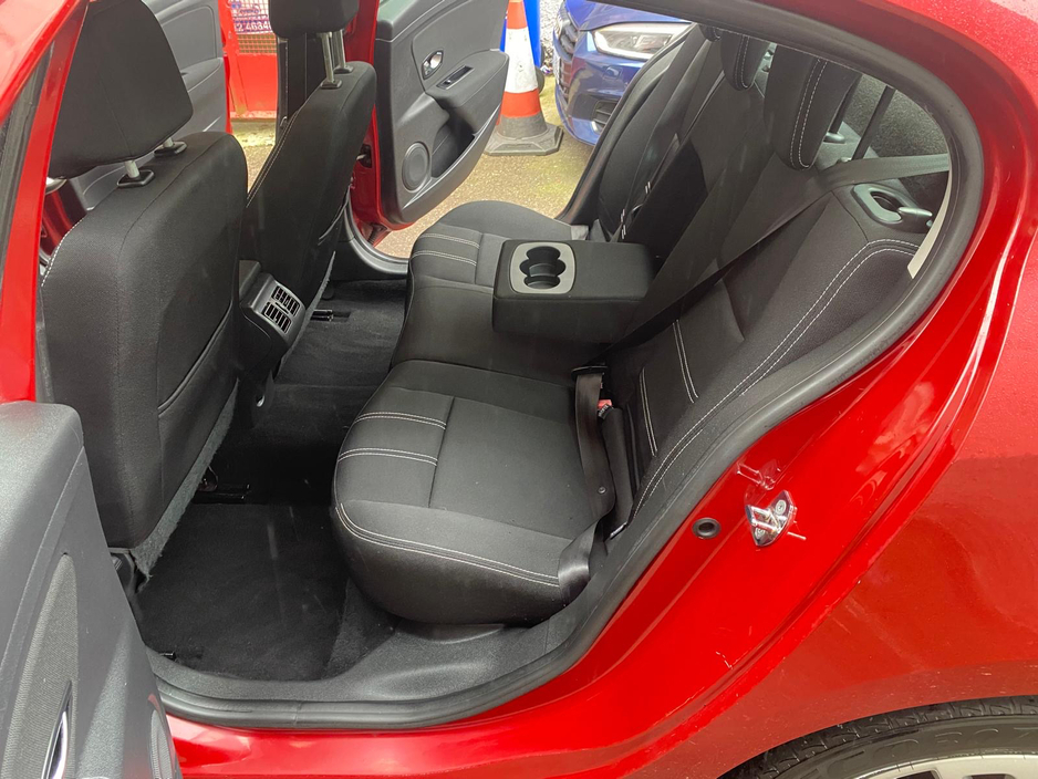 2015 Renault Fluence - image 15