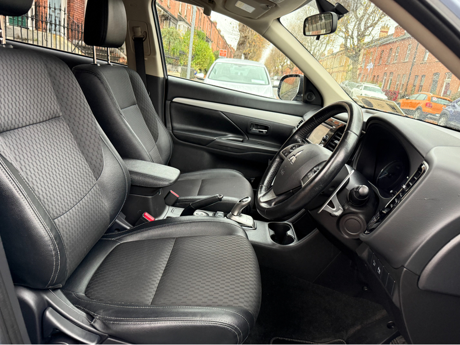 2016 Mitsubishi Outlander 2.0 PHEV, 4 Wheel Drive, Only 101kms, New Nct 10/2027, Tax 07/2026 (€170p/y), Reversing Camera, Bluetooth, Cruise Control, Paddle Shifters, A/C, Parking Sensors, Finance Available, SIMI Dealer, €15,950