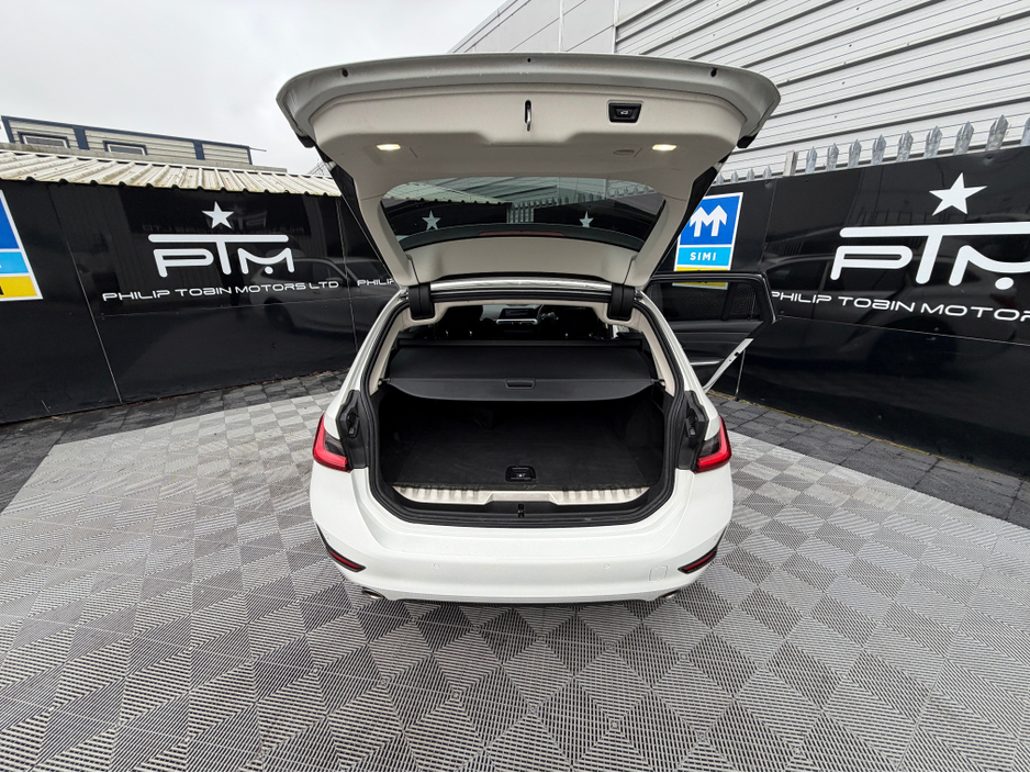 2020 BMW 3 Series 330e XDRIVE SPORT PRO AUTO €24,995