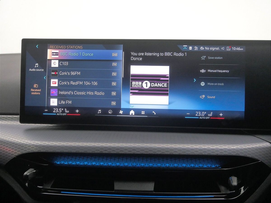 2025 BMW 3 Series - image 19