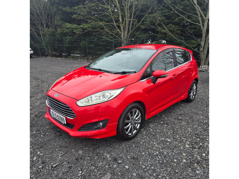 2015 Ford Fiesta - image 5
