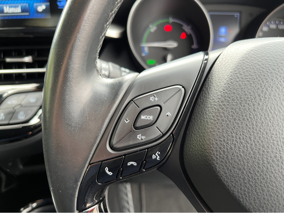 2020 Toyota C-HR HYBRID LUNA SPORT AUTOMATIC 1.8 PETROL //ADAPTIVE CRUISE CONTROL//KEYLESS ENTRY//REVERSE CAMERA//HEATED SEATS// €22,950