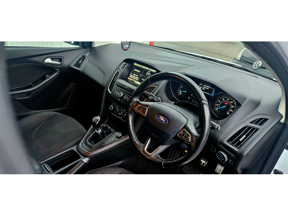 2016 Ford Focus ZETEC S 1.0 ECO 125BHP LOW MILES €9,750