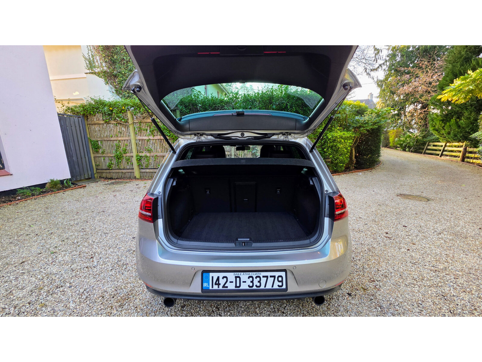 2014 Volkswagen Golf - image 27