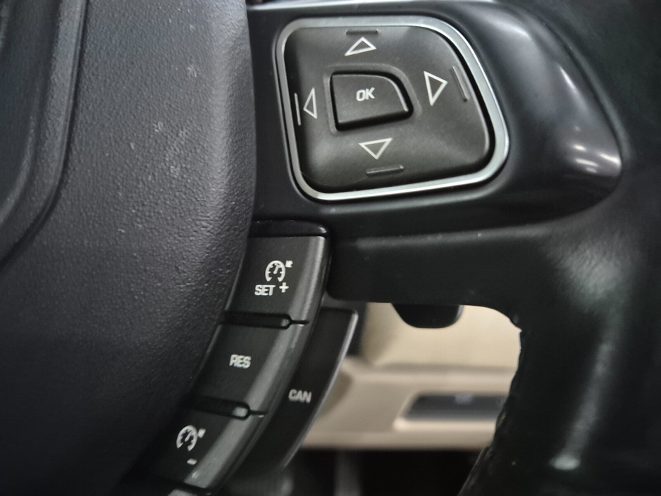 2015 Land Rover Range Rover Evoque - image 10