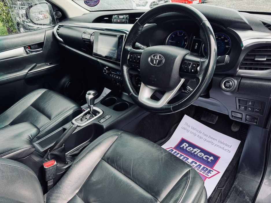 2019 Toyota Hilux - image 11
