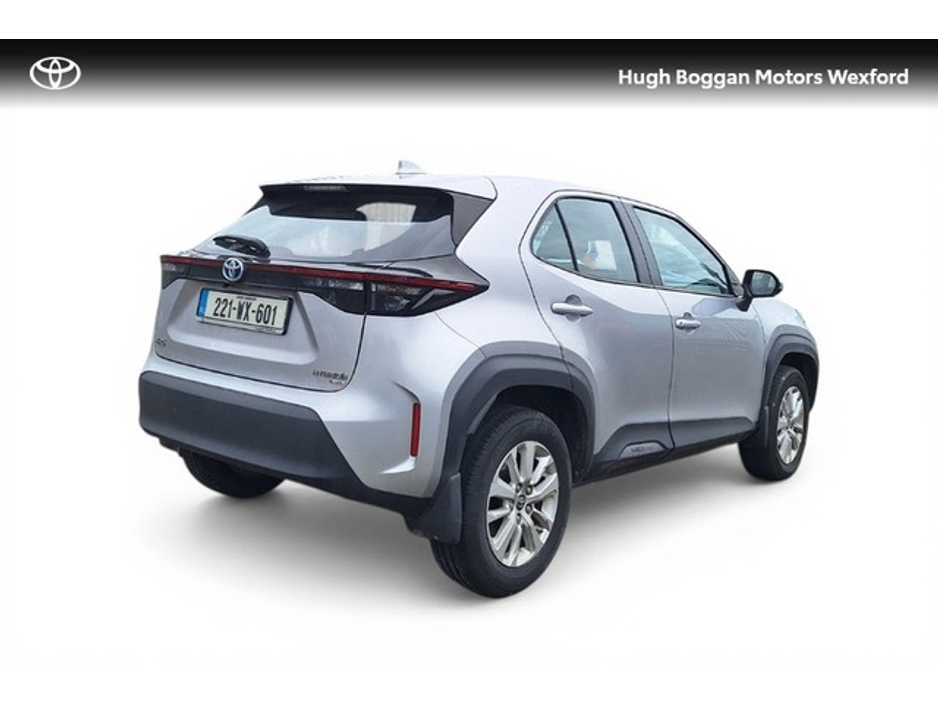 2022 Toyota Yaris Cross - image 2