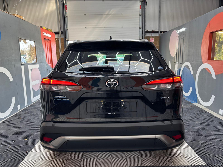 2024 Toyota Corolla Cross - image 7