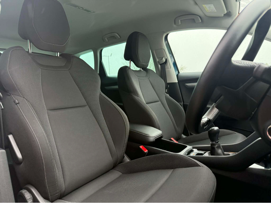 2023 Skoda Karoq - image 11