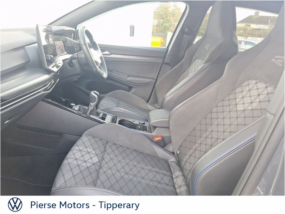 2024 Volkswagen Golf - image 7