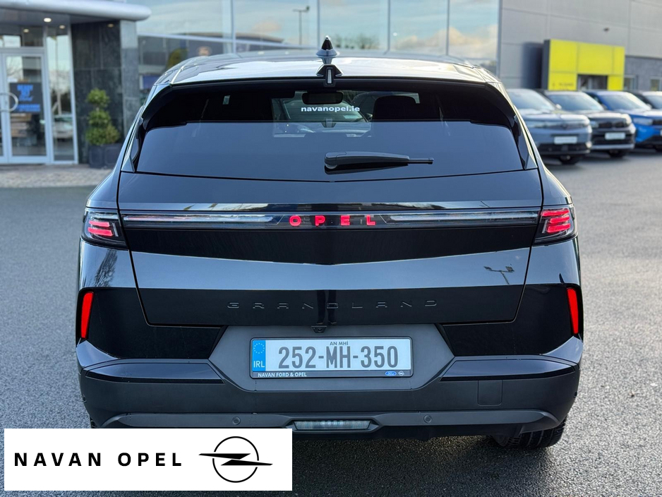 2025 Opel Grandland - image 2