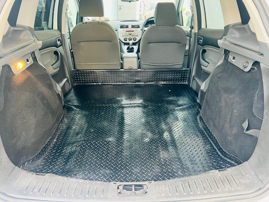 2012 Ford Kuga - image 5